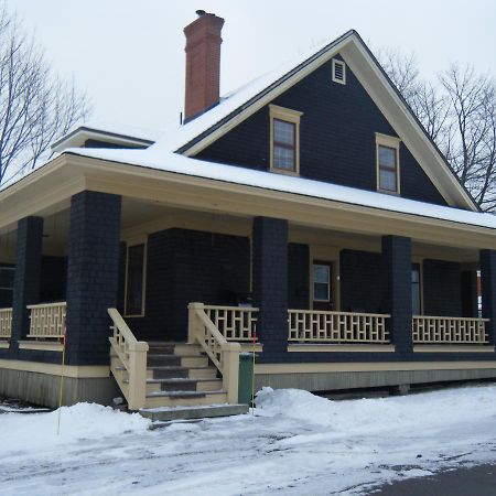 Dans Les Draps De Morphee Bed & Breakfast Campbellton Exterior foto