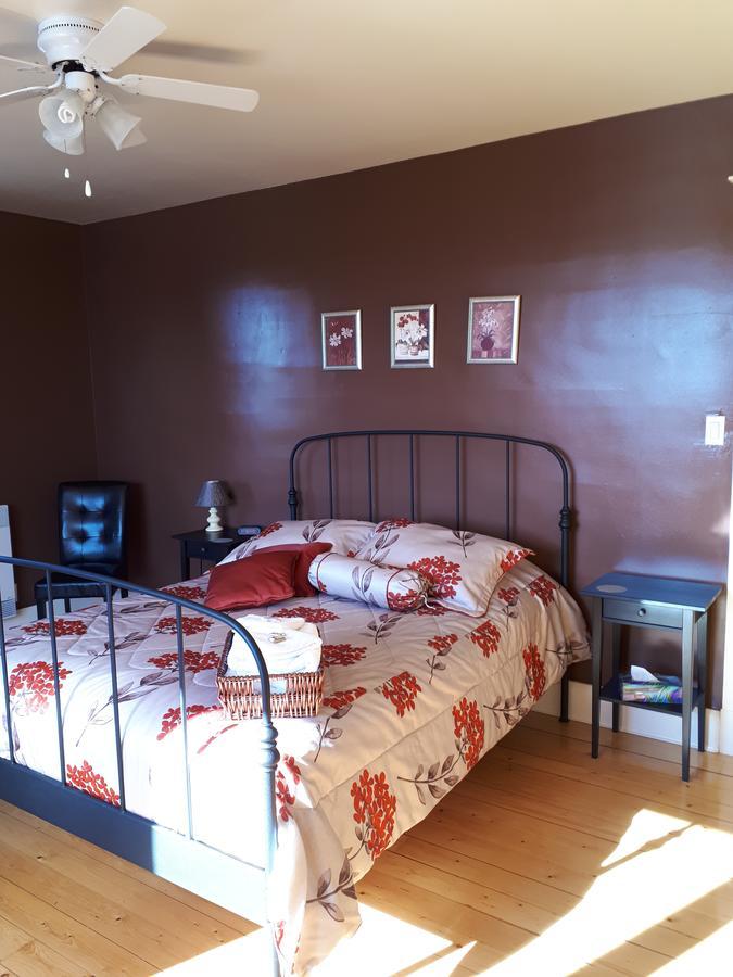 Dans Les Draps De Morphee Bed & Breakfast Campbellton Exterior foto